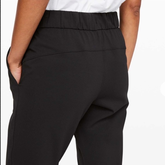 LULULEMON ATHLETICA On The Fly Pant Size 4 - Picture 9 of 16